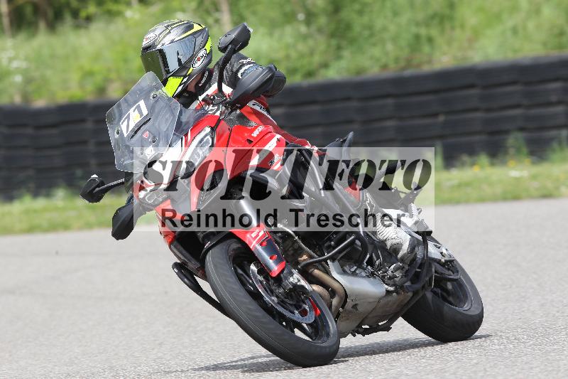 Archiv-2025/10 23.04.2025 Cornu Master School ADR/rot-rouge/71